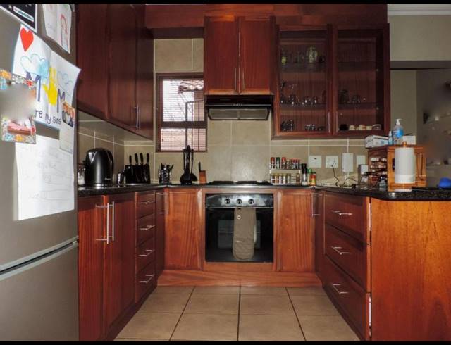 3 BEDROOM HOUSE FOR SALE IN THATCHFIELD